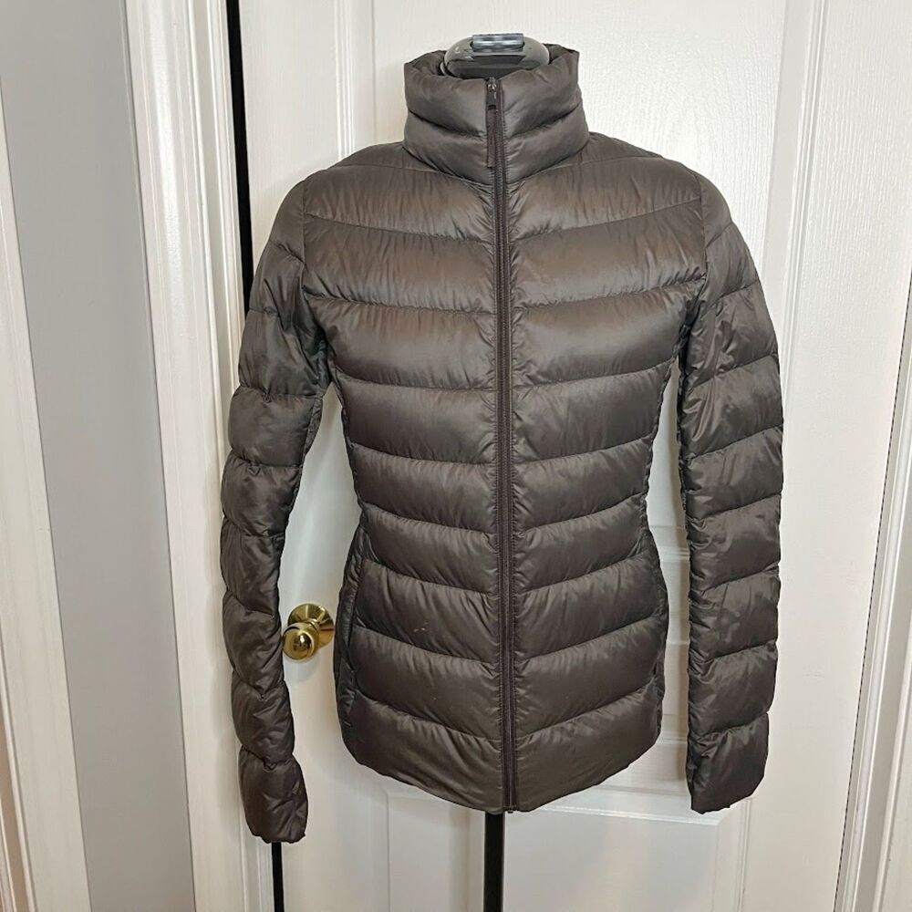 Uniqlo Down Feather Quilted Puffer Lightweight Packable Zip Pocket Winter Coat